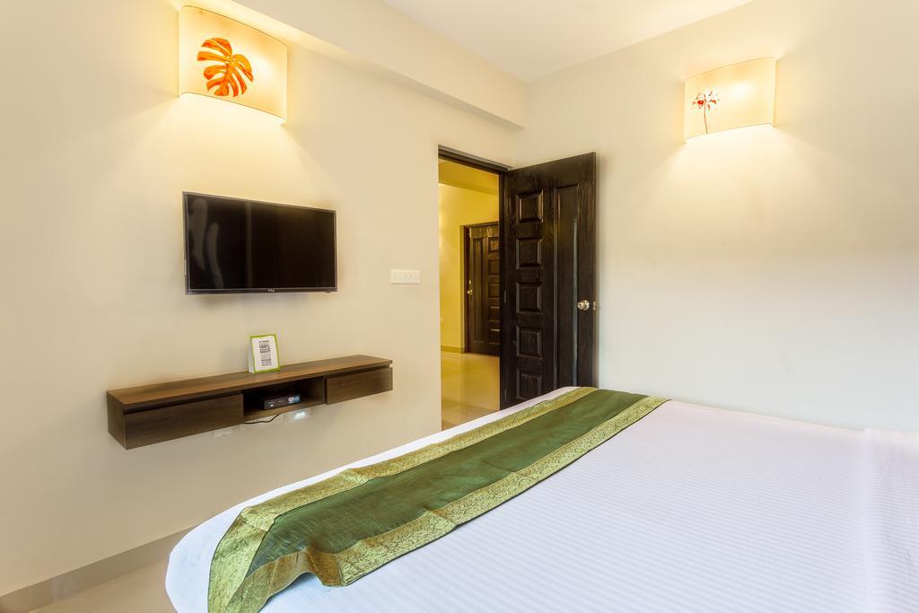 Treebo Trend Zeebo Suites Arpora Esterno foto