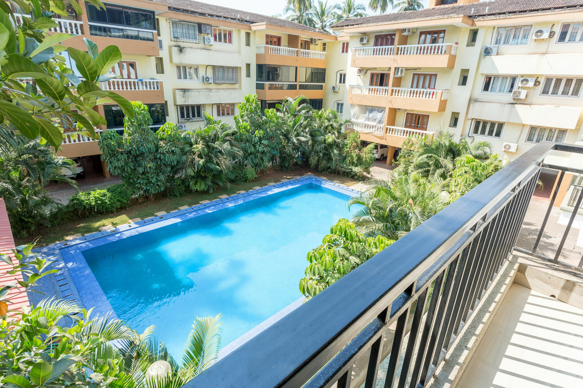 Treebo Trend Zeebo Suites Arpora Esterno foto